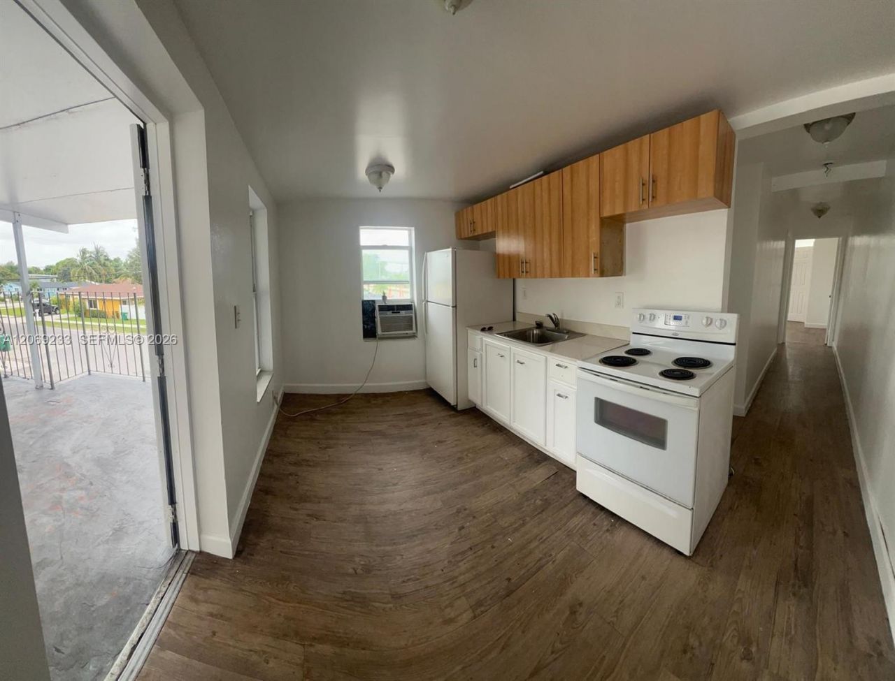 1186 NW 103rd St , Unit 2, Miami, FL 33150 Photo
