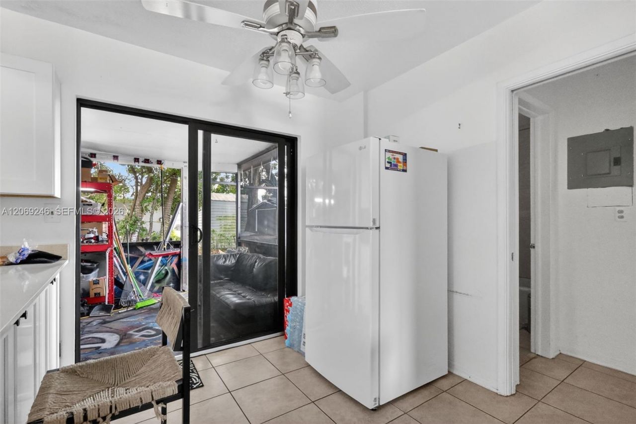 5816 Cleveland St, Unit 2, Hollywood, FL 33021 Photo