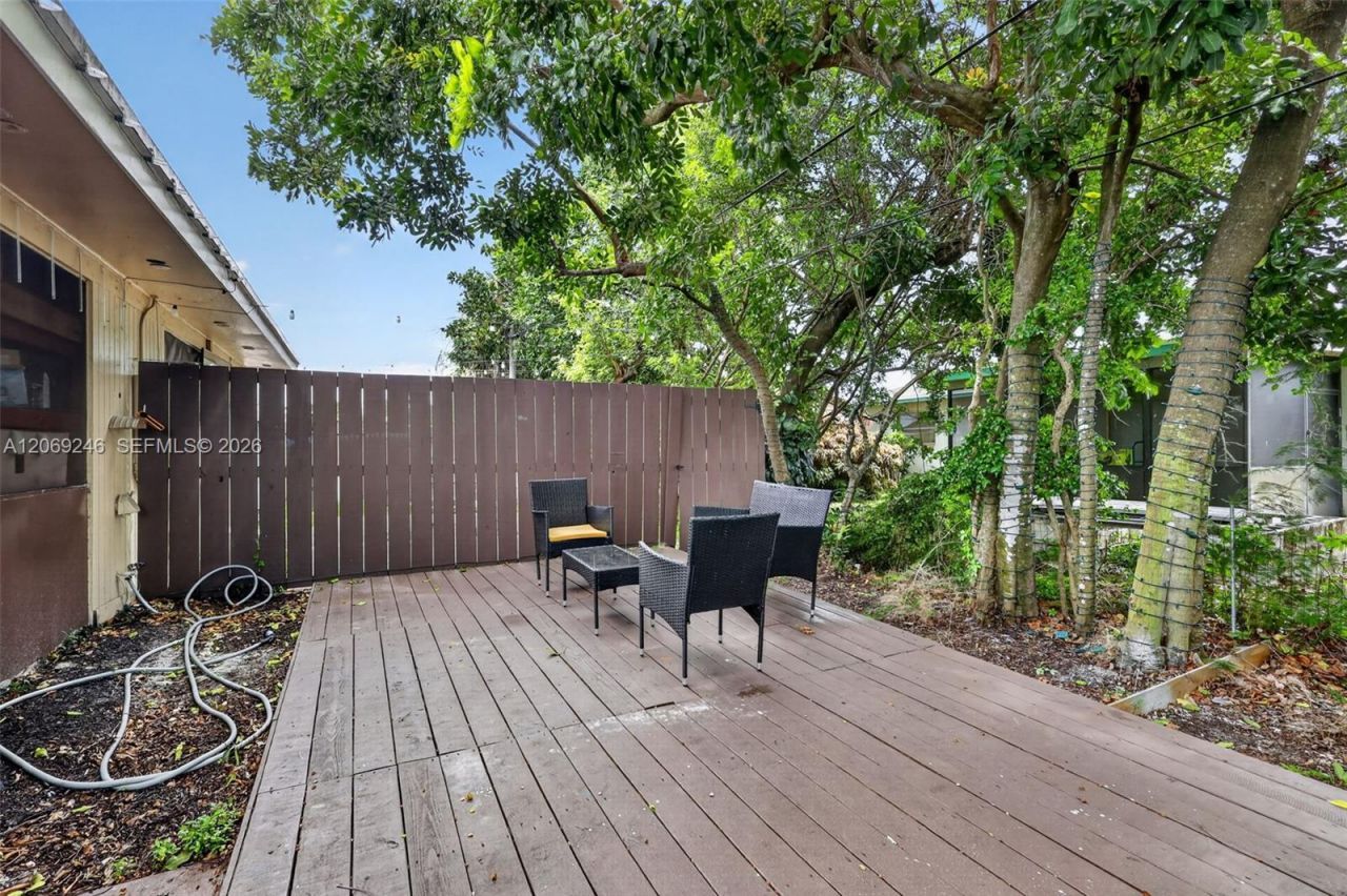 5816 Cleveland St, Unit 2, Hollywood, FL 33021 Photo