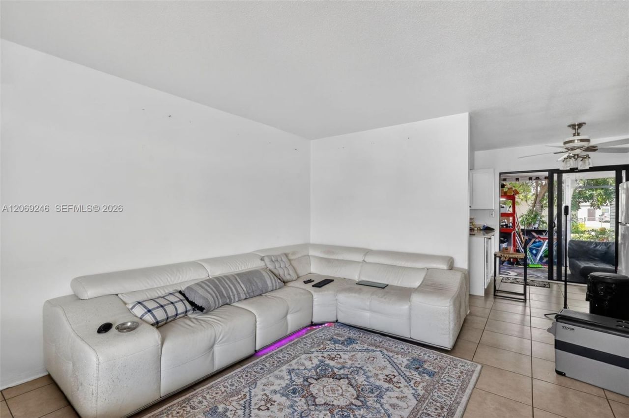 5816 Cleveland St, Unit 2, Hollywood, FL 33021 Photo