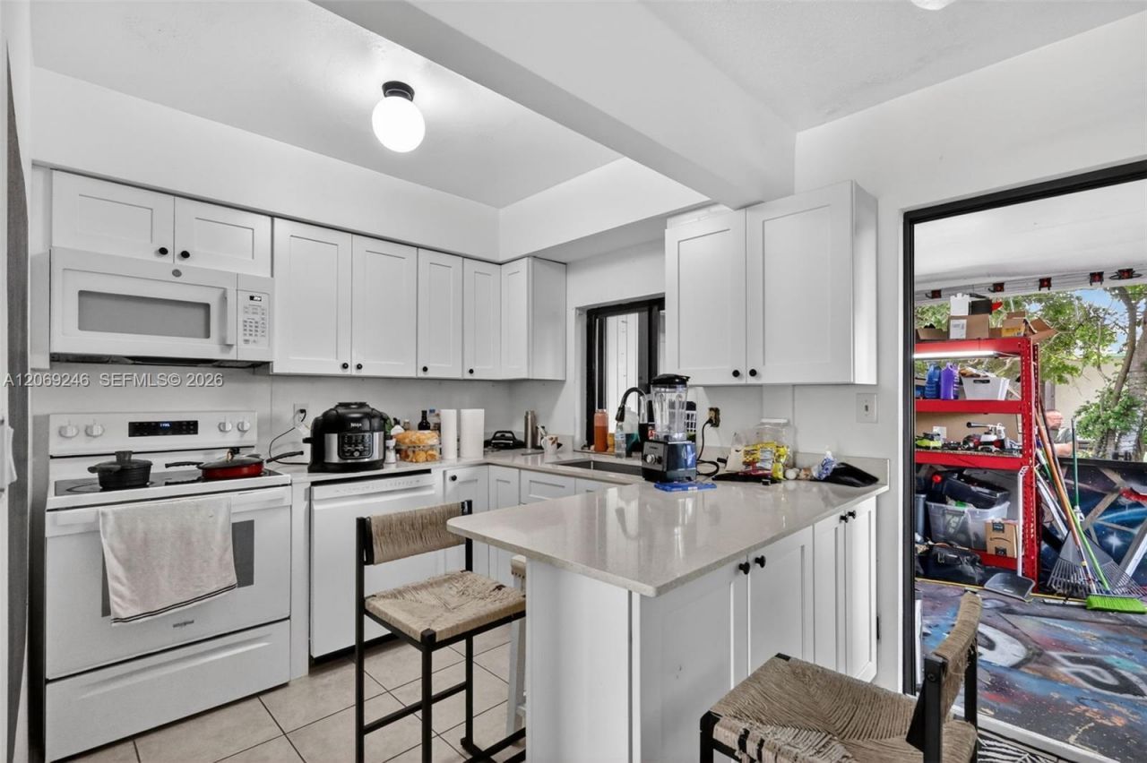 5816 Cleveland St, Unit 2, Hollywood, FL 33021 Photo