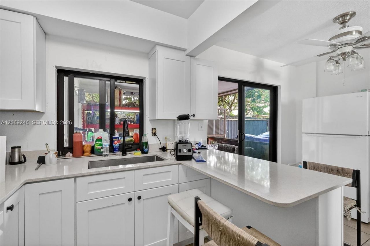 5816 Cleveland St, Unit 2, Hollywood, FL 33021 Photo