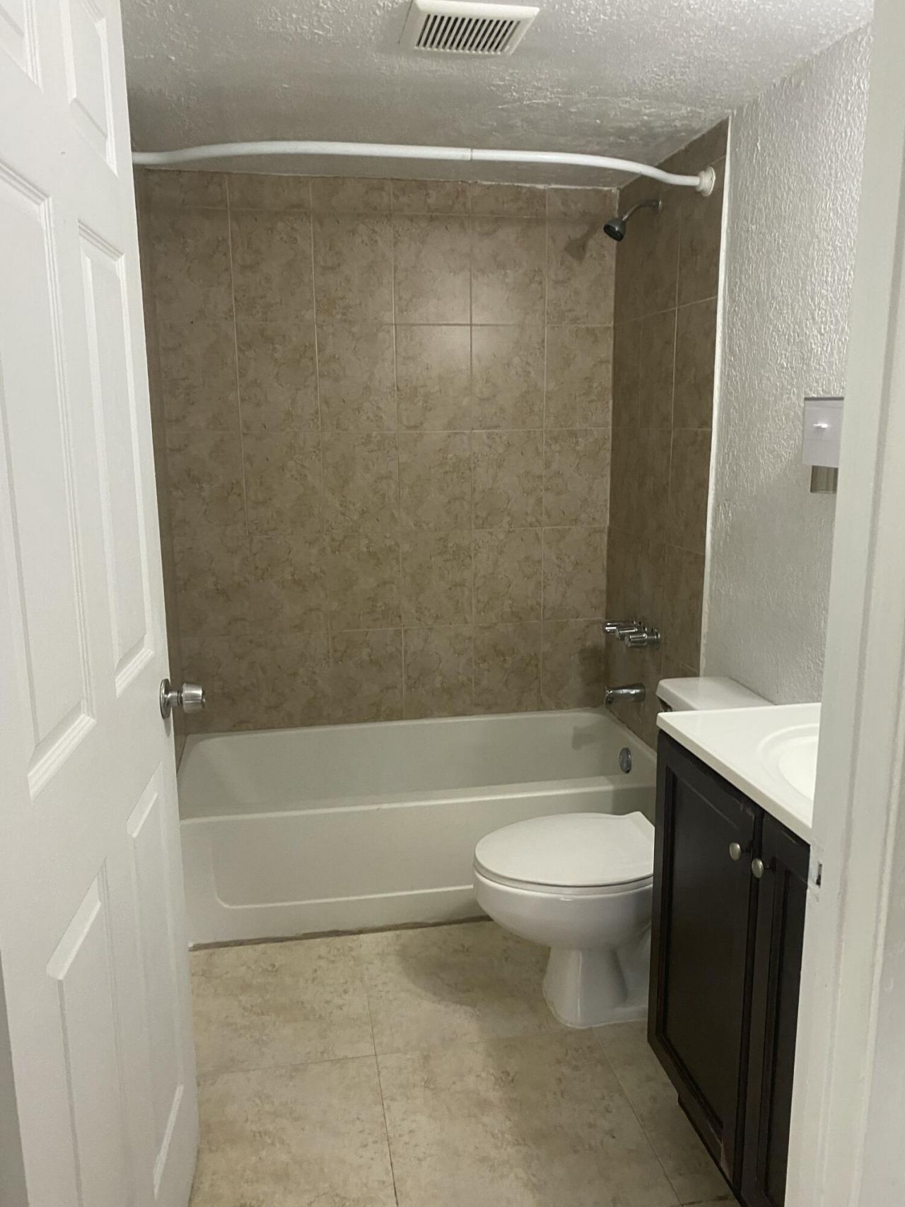 8185 NW 7th Street, Unit 103, Miami, FL 33126 Photo