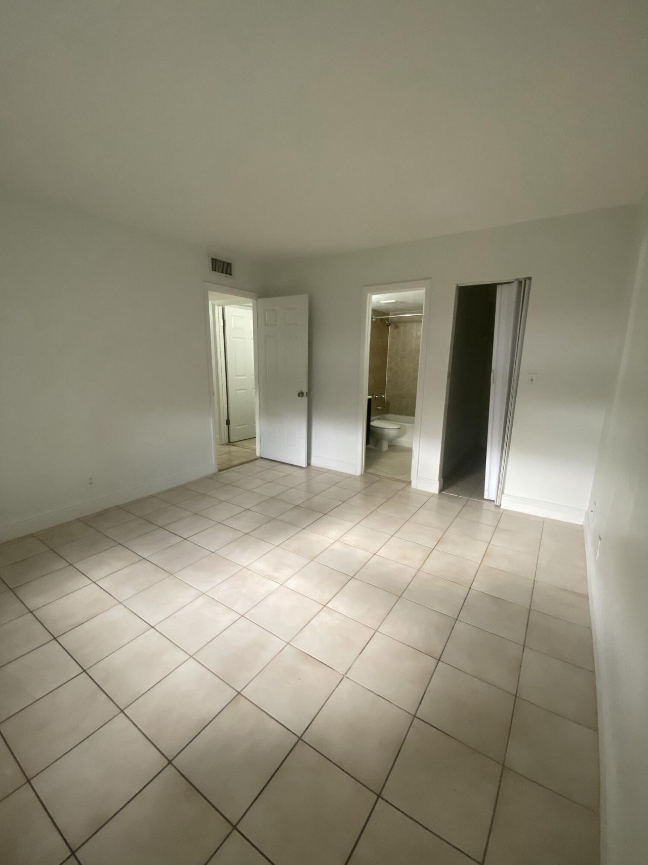 8185 NW 7th Street, Unit 103, Miami, FL 33126 Photo