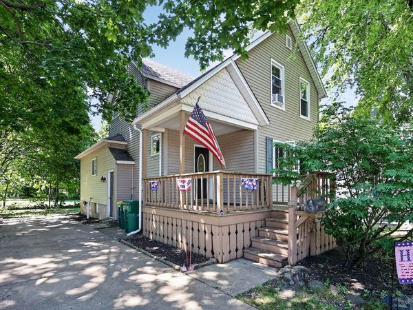 224 Charles Street , Sycamore, IL 60178