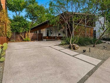 43 Vanguard Way, Dallas, TX 75243