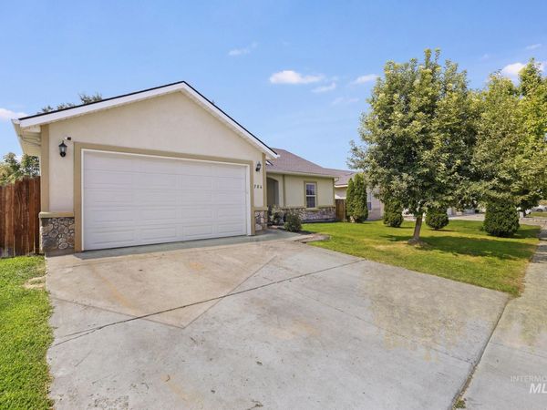 786 Parkwood Dr., Twin Falls, ID 83301