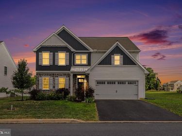 713 EVELYN AVENUE, MECHANICSBURG, PA 17055