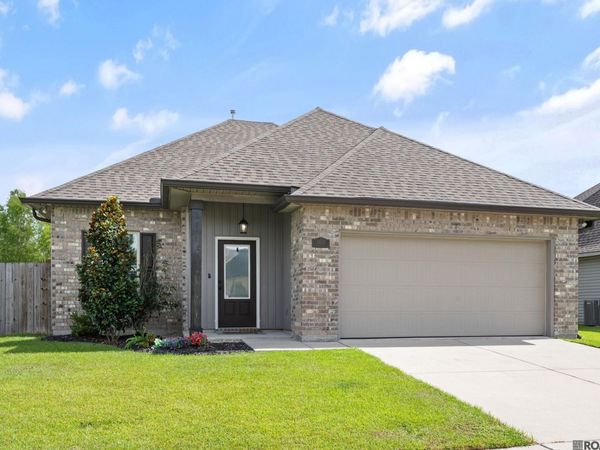 24245 Golden Shore Ave, Plaquemine, LA 70764