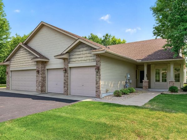 6801 24th Street N, Oakdale, MN 55128