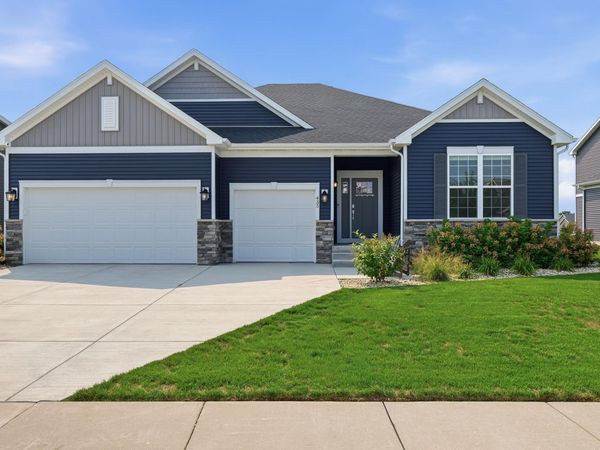 435 Peterson Trail, Oregon, WI 53575