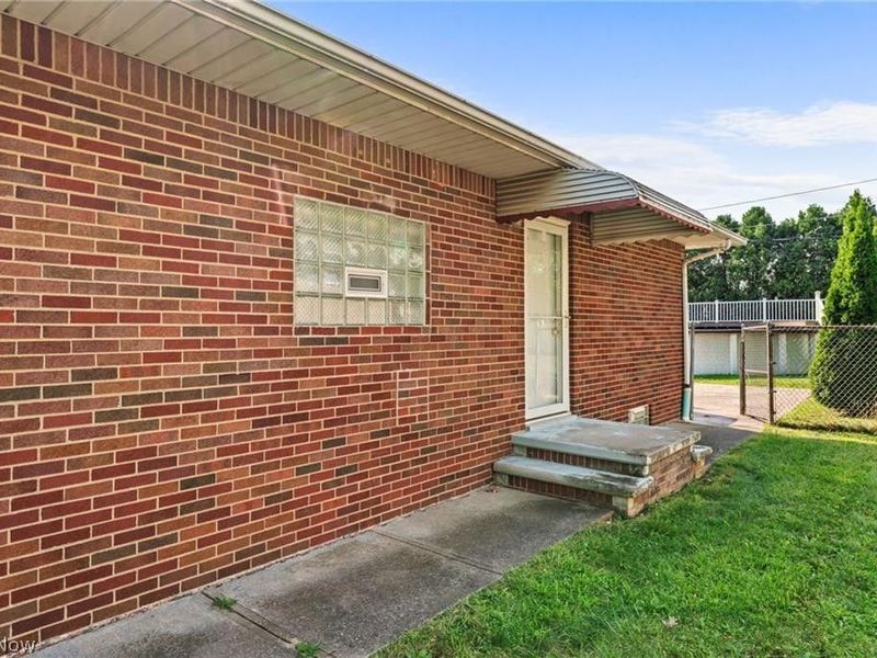 1731 W 36th Street, Lorain, OH 44053 Photo 8