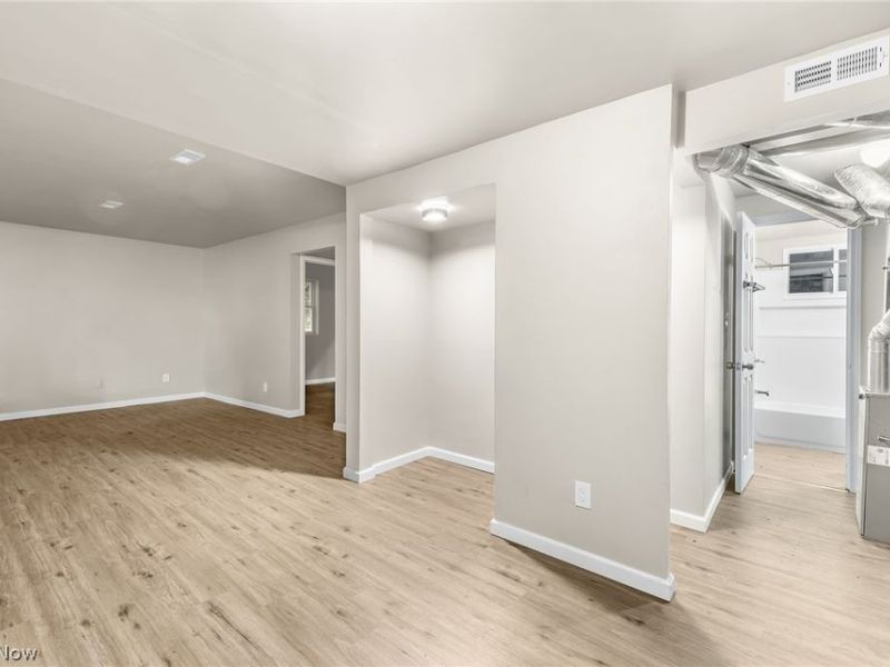 167 N Seiberling Street, Unit down, Akron, OH 44305 Photo 4