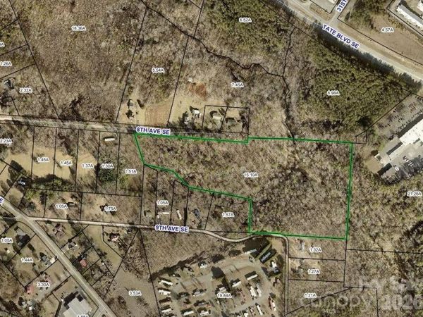 8 8th Avenue SE, Hickory, NC 28602