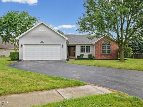 700 Hunters Creek Drive , Findlay, OH 45840