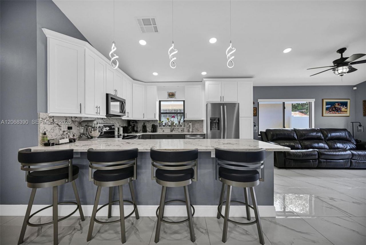17640 SW 4th Ct , Pembroke Pines, FL 33029 Photo