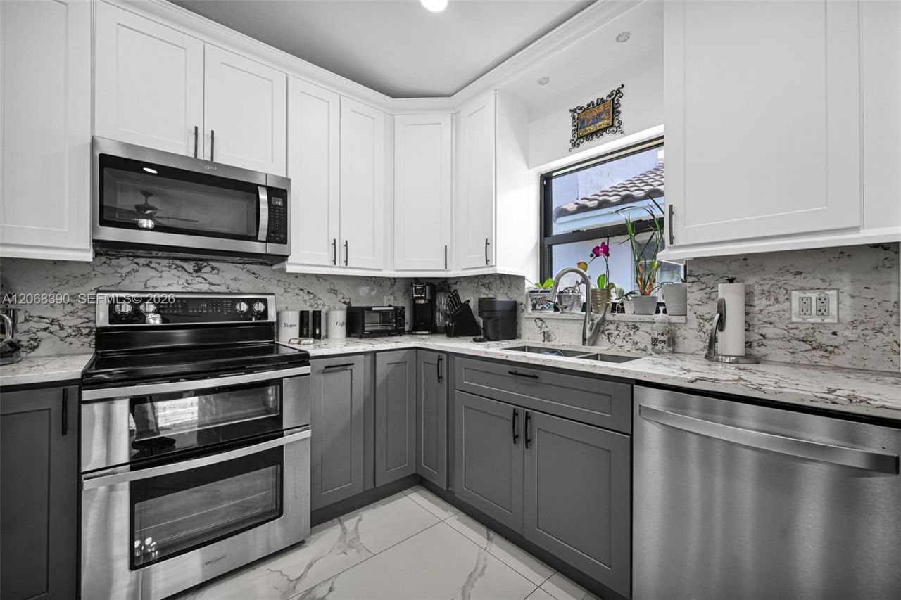 17640 SW 4th Ct , Pembroke Pines, FL 33029 Photo