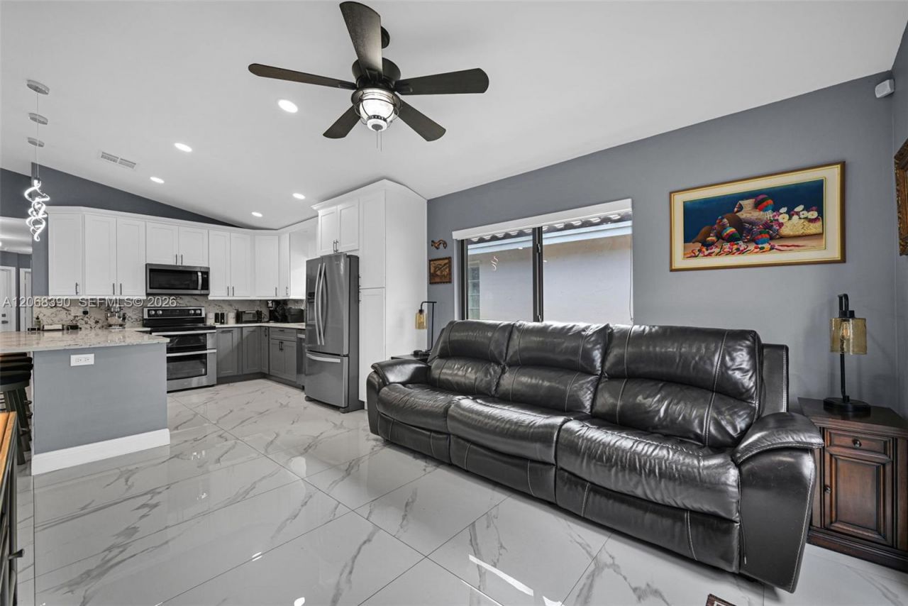 17640 SW 4th Ct , Pembroke Pines, FL 33029 Photo