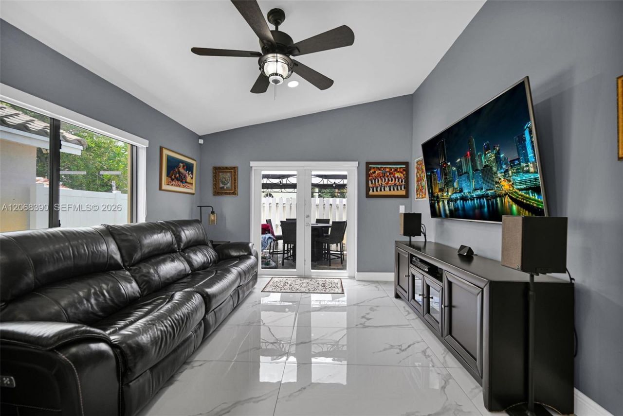 17640 SW 4th Ct , Pembroke Pines, FL 33029 Photo
