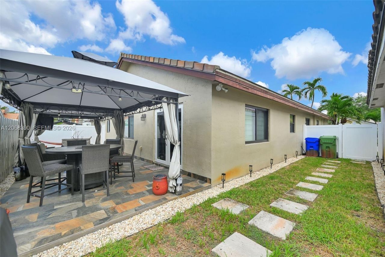 17640 SW 4th Ct , Pembroke Pines, FL 33029 Photo