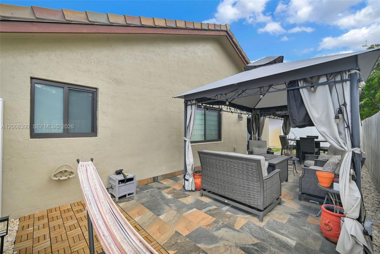 17640 SW 4th Ct , Pembroke Pines, FL 33029 Photo