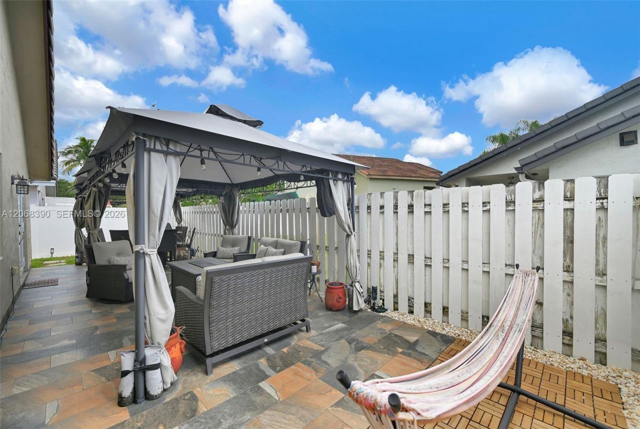17640 SW 4th Ct , Pembroke Pines, FL 33029 Photo
