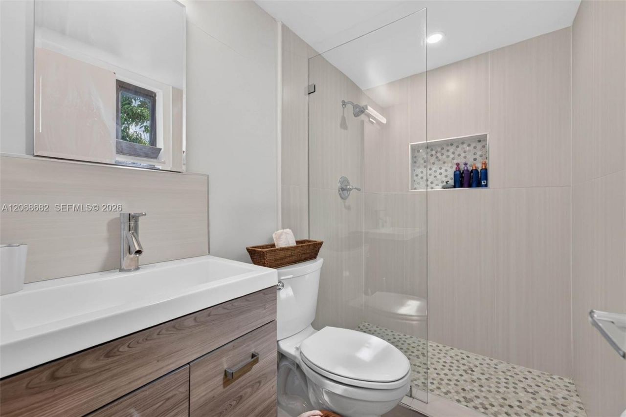 2924 Day Ave , Unit N314, Miami, FL 33133 Photo