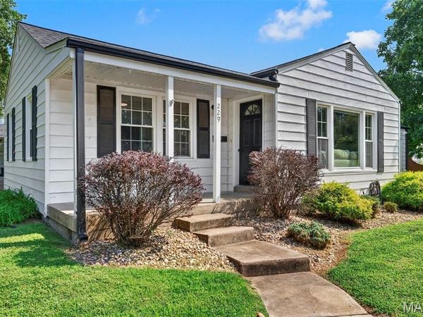 229 Quan Avenue, Kirkwood, MO 63122