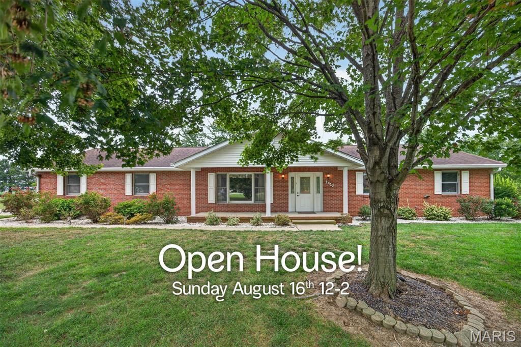 1412 Pinewood Lane, Breese, IL 62230 Main Photo