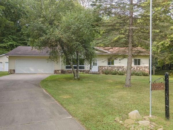927 S OAKWOOD STREET, Hancock, WI 54943