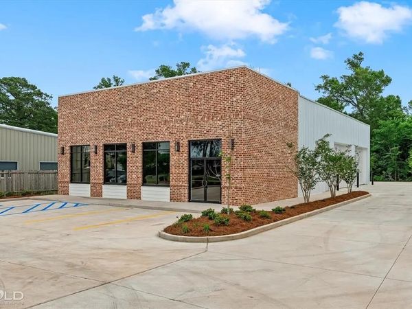 9305 Wallace Lake Road, Shreveport, LA 71106