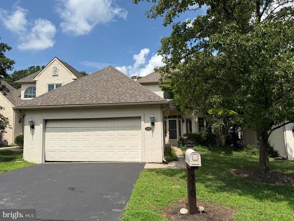 310 OVERLOOK LANE, CONSHOHOCKEN, PA 19428
