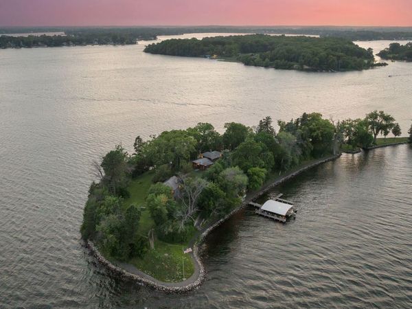 1000 Gale Island, Shorewood, MN 55331
