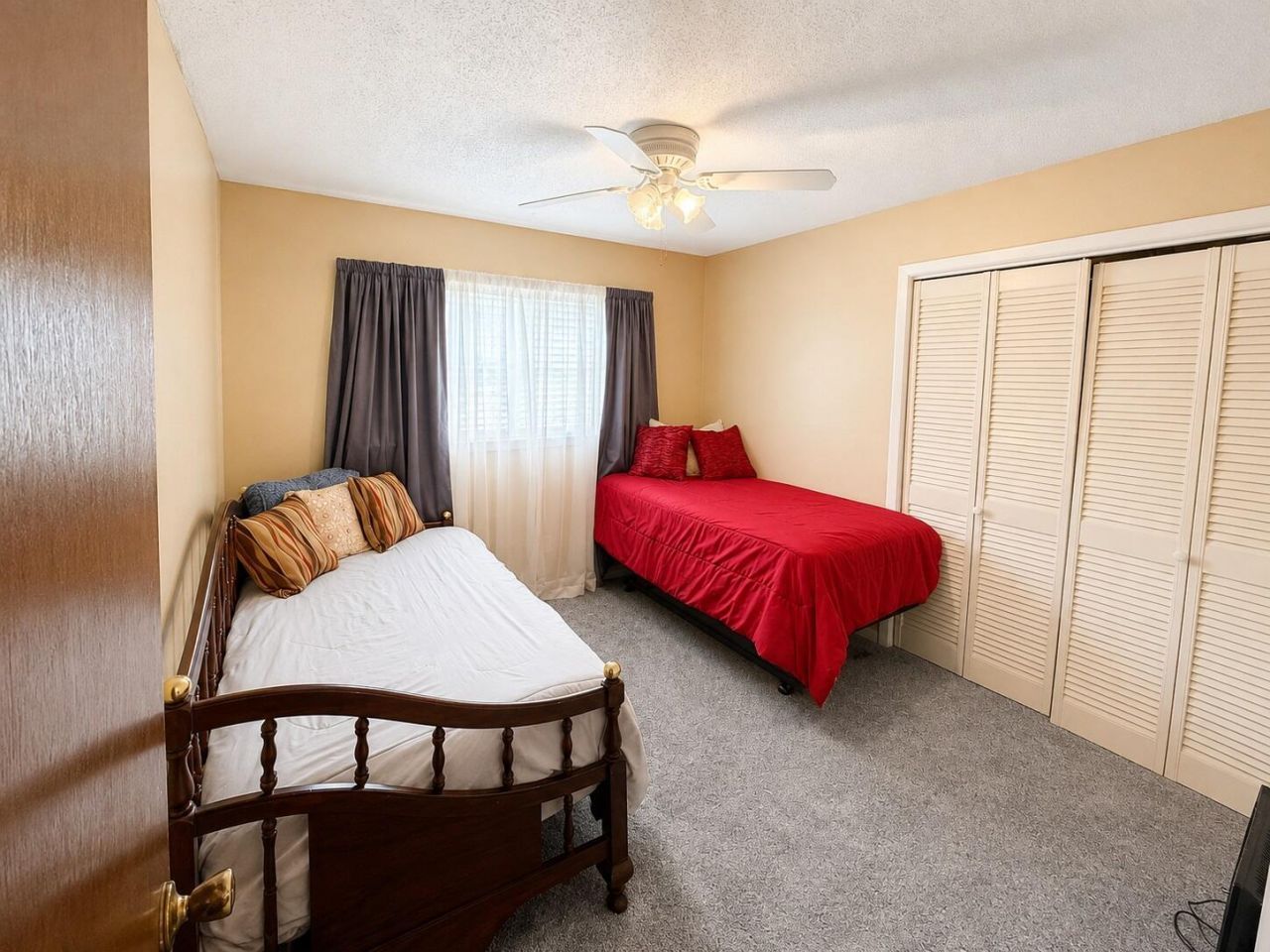 300 Driver Avenue Photo 11