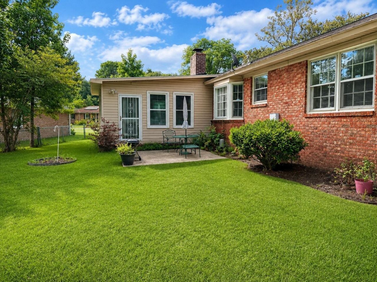 300 Driver Avenue Photo 28