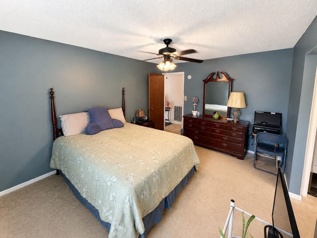 300 Driver Avenue Photo 7