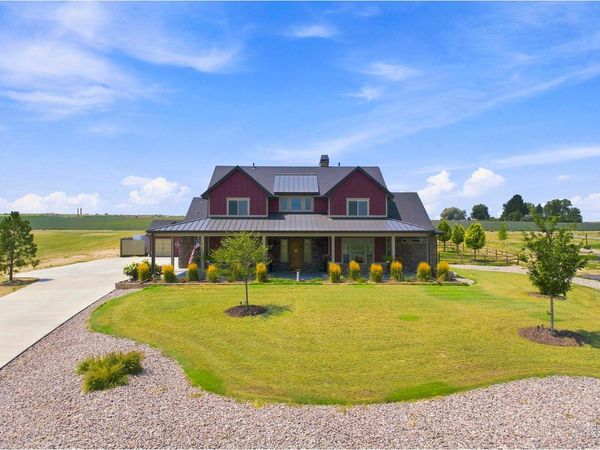 9260 Meadow Farms Dr, Milliken, CO 80543