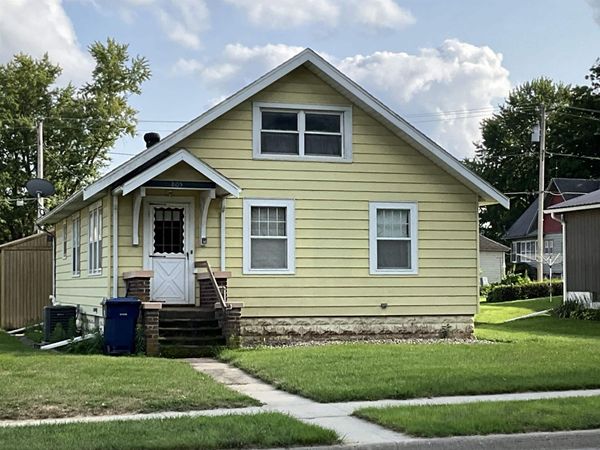 805 Main Street, Elgin, IA 52141
