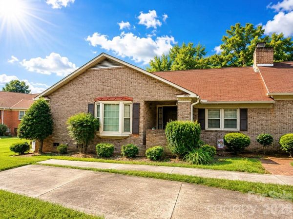 1302 Ravenwood Court , Salisbury, NC 28147