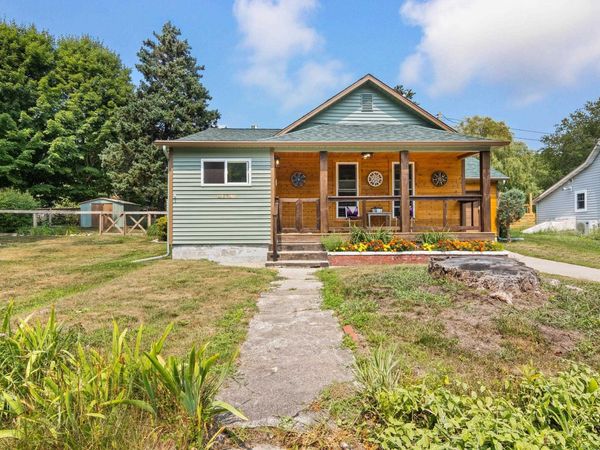 915 Elm Street, Frankfort, MI 49635
