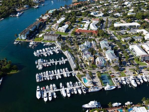 2737 NE 28TH Street, Unit 9W, Lighthouse Point, FL 33064