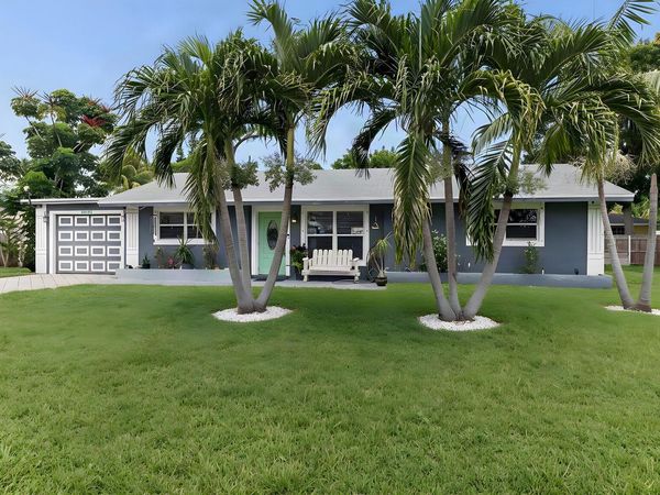 415 SW 7th Court, Boynton Beach, FL 33435