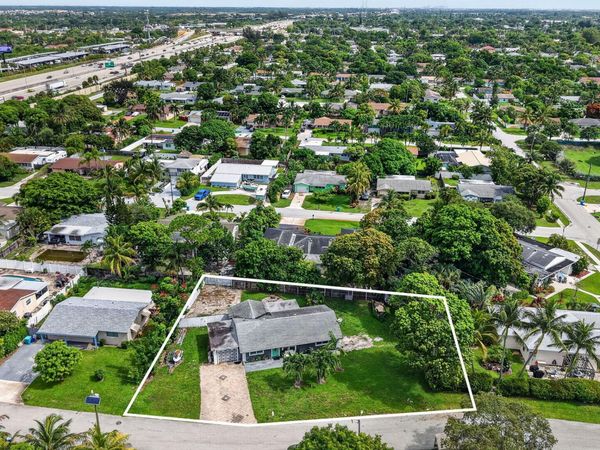415 SW 7th Court, Boynton Beach, FL 33435