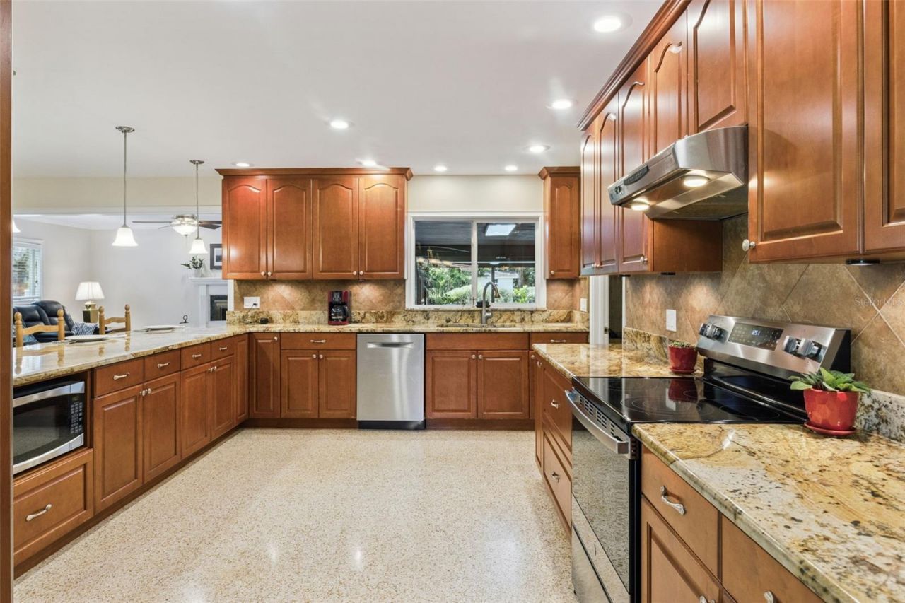 101 Ronele Drive , Brandon, FL 33511 Photo