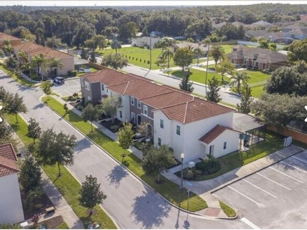 1050 LAS FUENTES DRIVE , KISSIMMEE, FL 34746