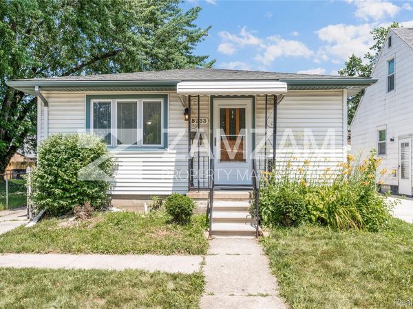 8233 Stephens , Center Line, Mi 48015