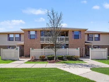 61154 Greenwood Drive, South Lyon, Mi 48178