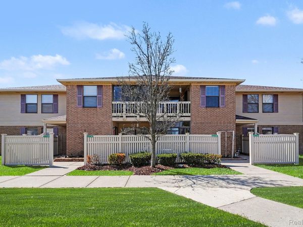 61154 Greenwood Drive , South Lyon, Mi 48178
