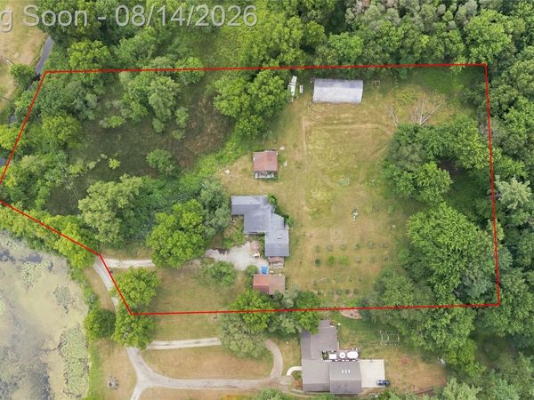301 Willow Lane, Orion Township, Mi 48362