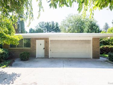 575 S Hemlock Road, Richland Township, Mi 48626